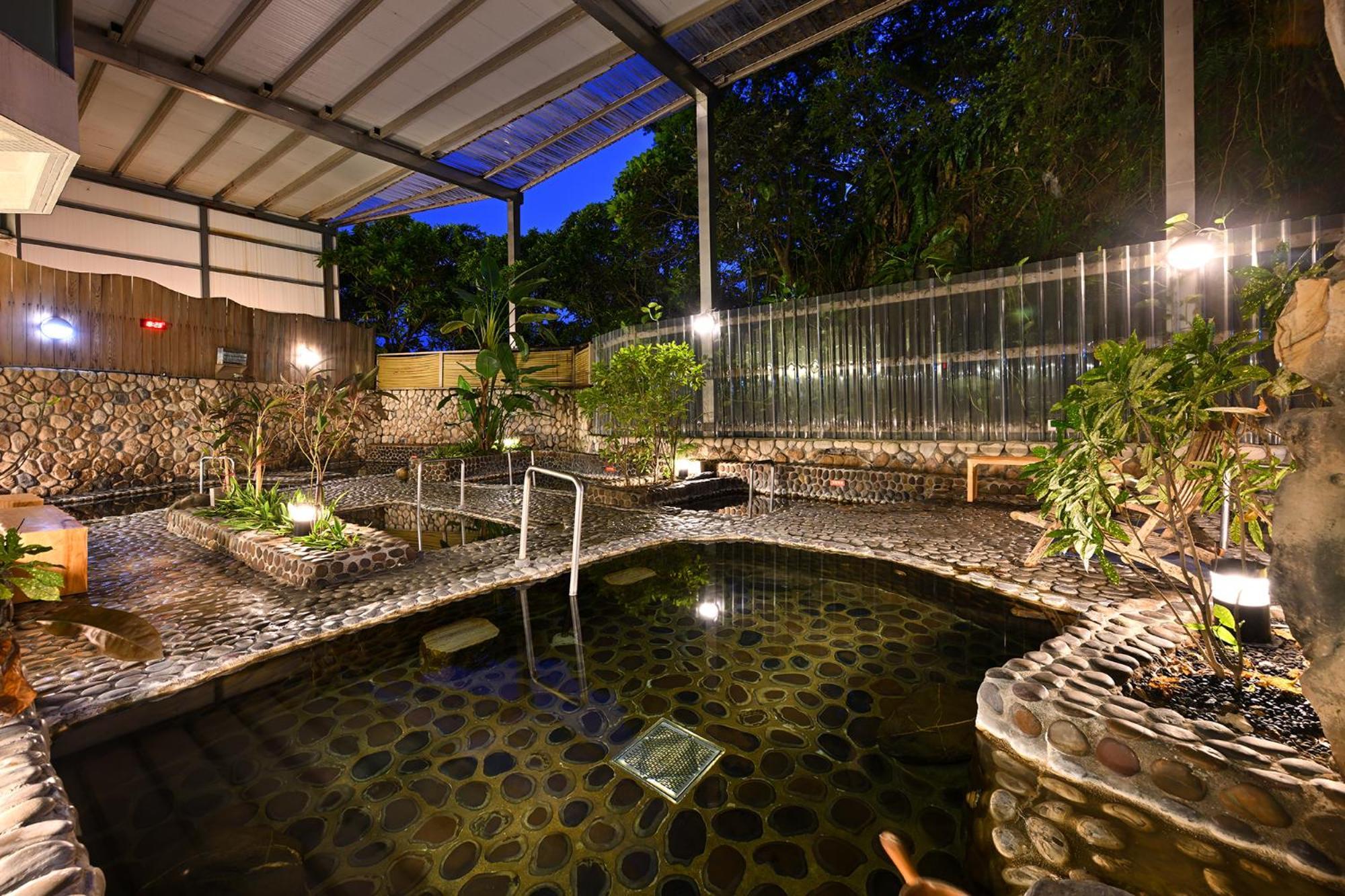 Ct Green Bay Hot-Spring Hotel Wanli Bagian luar foto