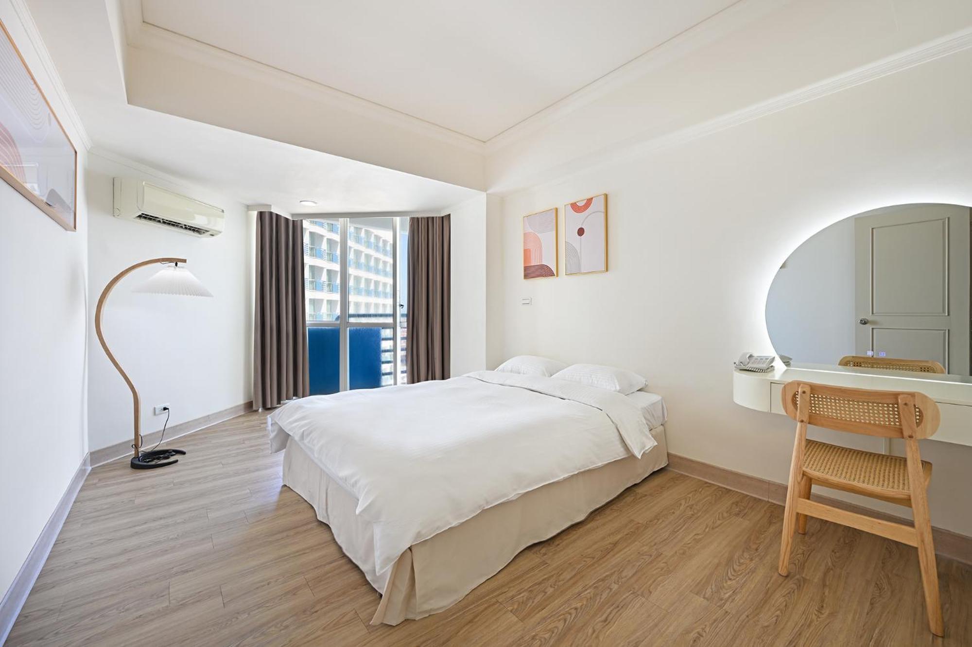 Ct Green Bay Hot-Spring Hotel Wanli Bagian luar foto